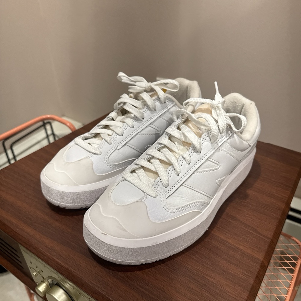 NEW BALANCE 302 SNEAKERS